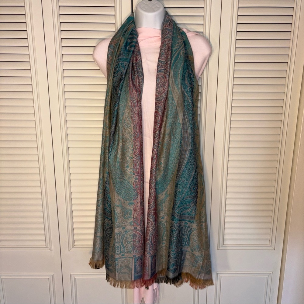 Metropolitan Museum of Art Wool/Silk Scarf Paisley Floral THE MET 78” Blue Green